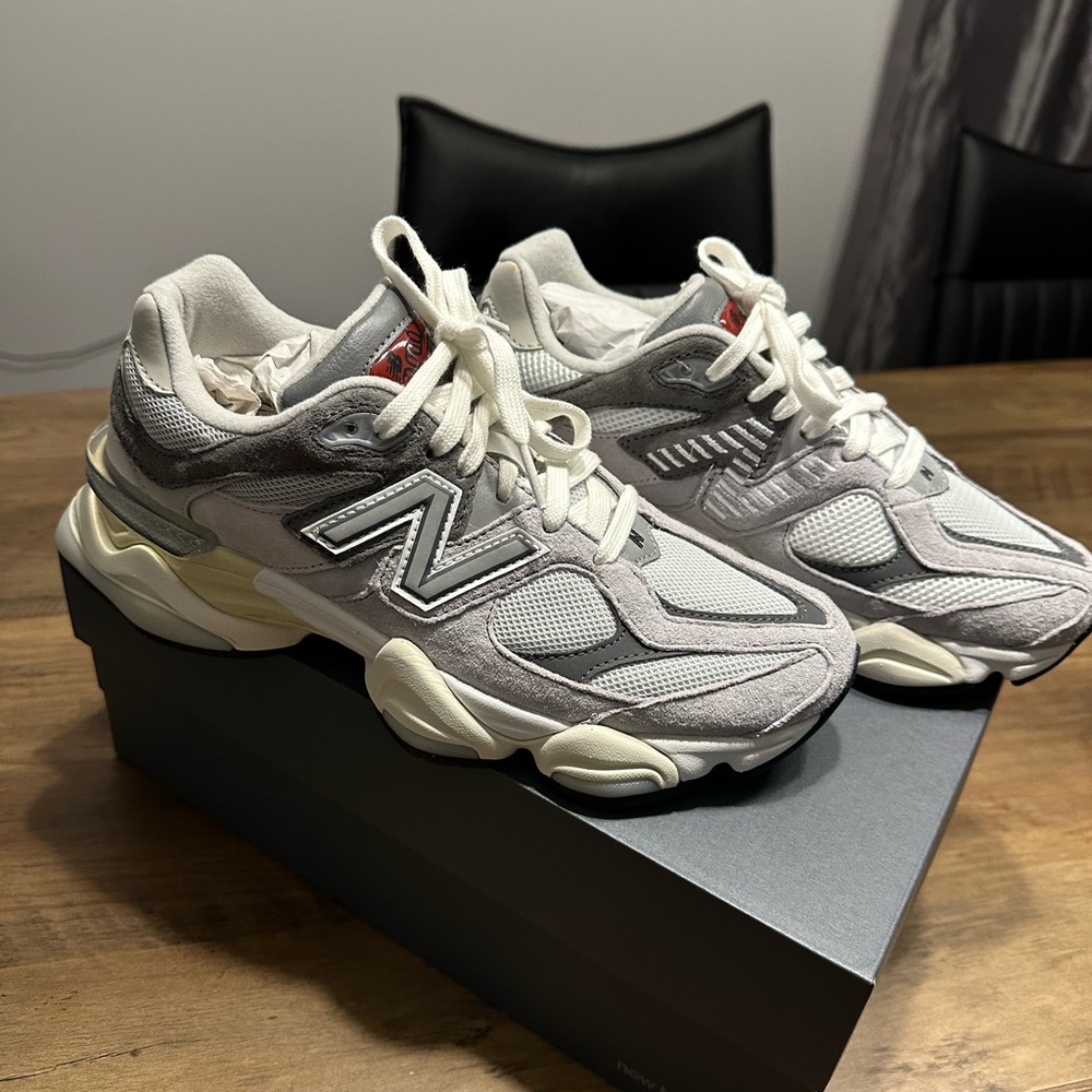 New Balance 9060 Grey
